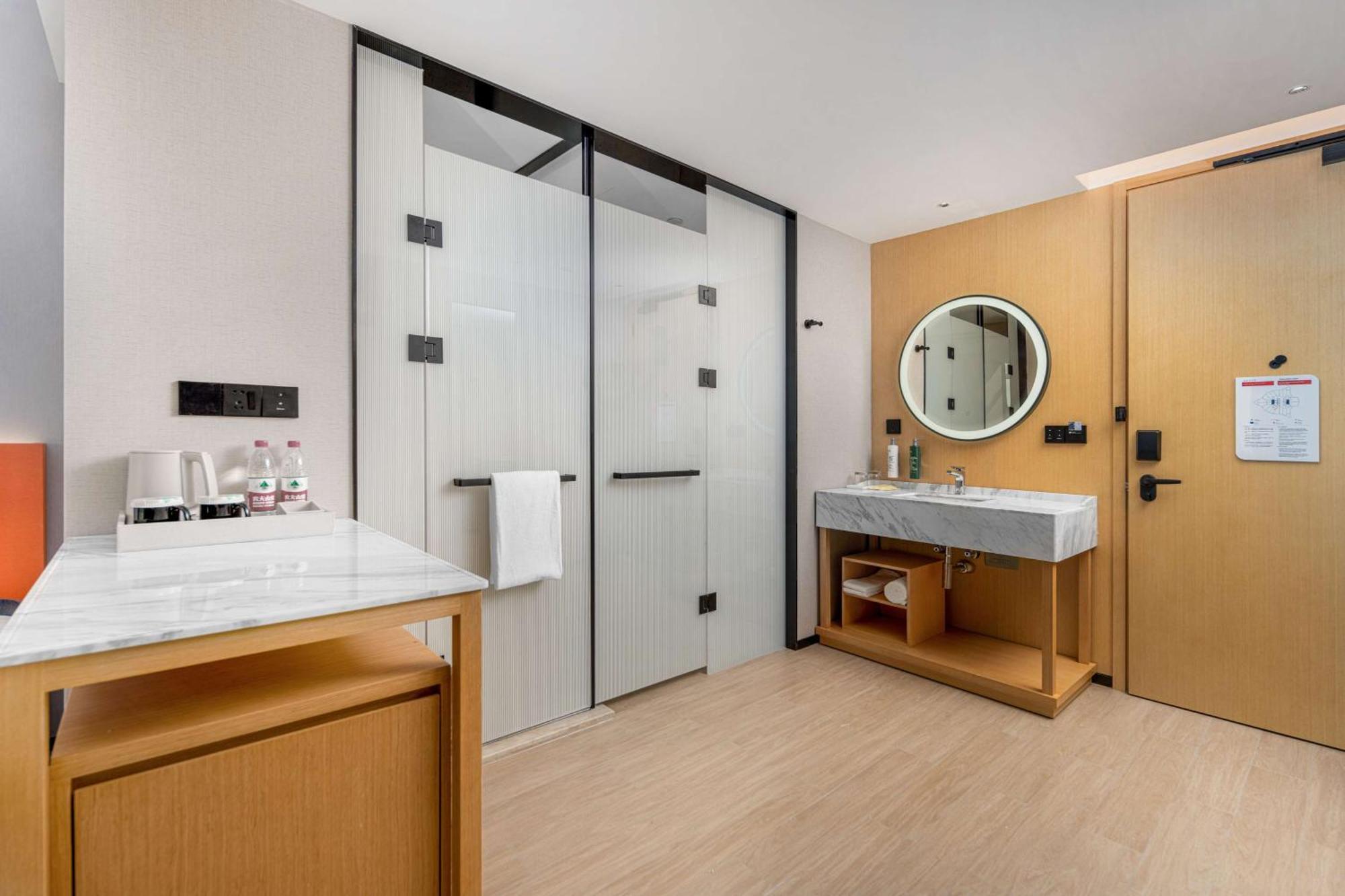 Hilton Garden Inn Shanghai Lujiazui Экстерьер фото